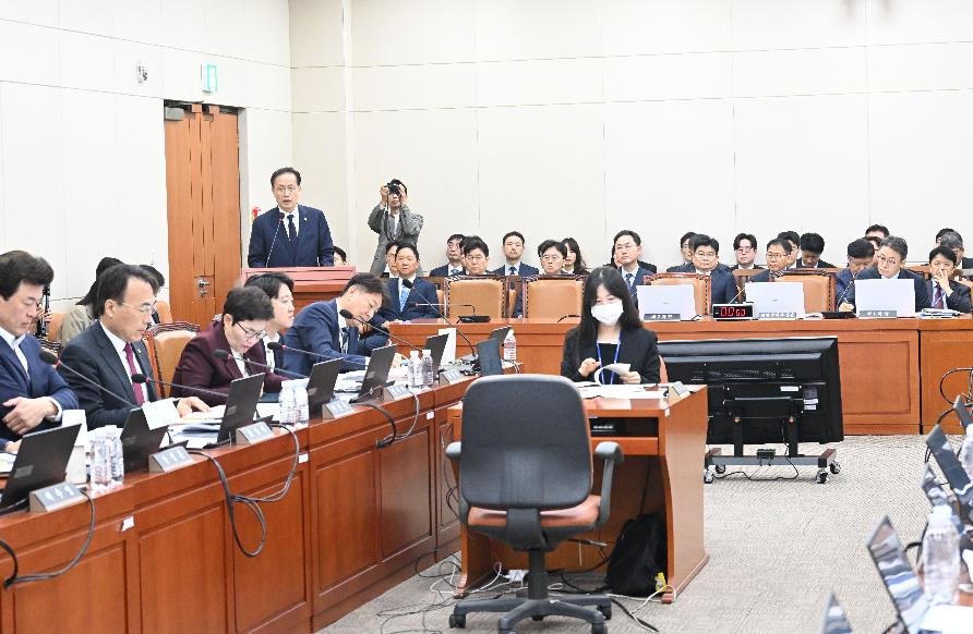 이형일 부총리, 2026년 재정경제부 국정감사