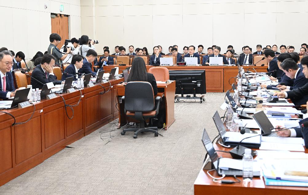이형일 부총리, 2026년 재정경제부 국정감사