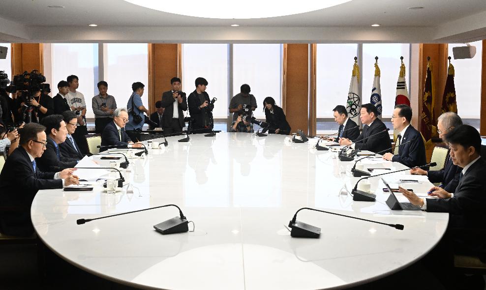 이형일 부총리, 경제6단체장 간담회 겸 기업혁신지원 민관협의체