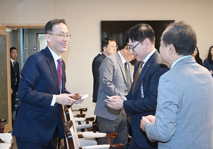 이형일 부총리, 통상 전문가 간담회 주재