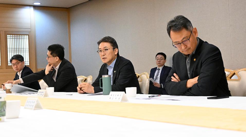 권대영 차관, 시장상황점검회의 주재