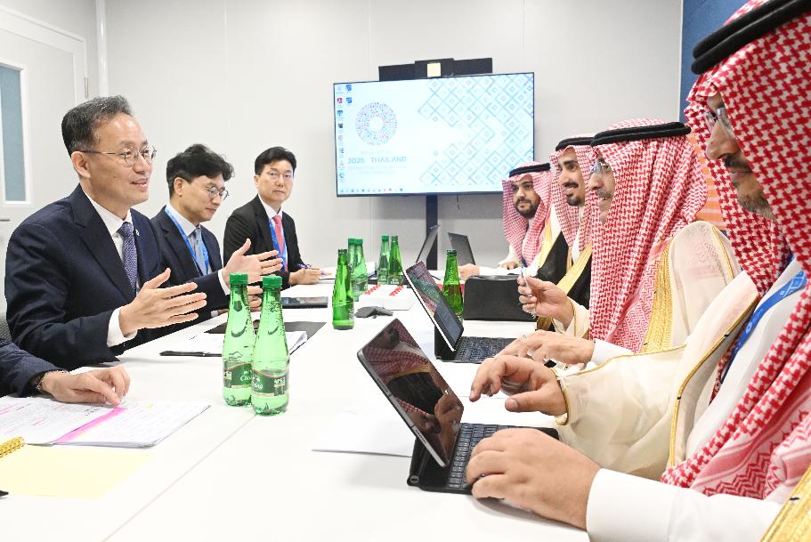 이형일 부총리, 모하메드 빈 압둘라 알-자단 사우디 재무장관 면담