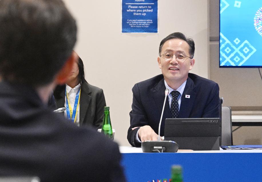 이형일 부총리, 댄 카츠 국제통화기금(IMF) 수석부총재 면담