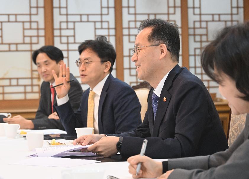 이형일 부총리, 아제이 방가 세계은행 총재 면담