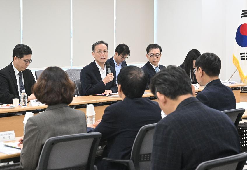 이형일 부총리, 청년.고령층 주거안정 지원 강화 현장방문