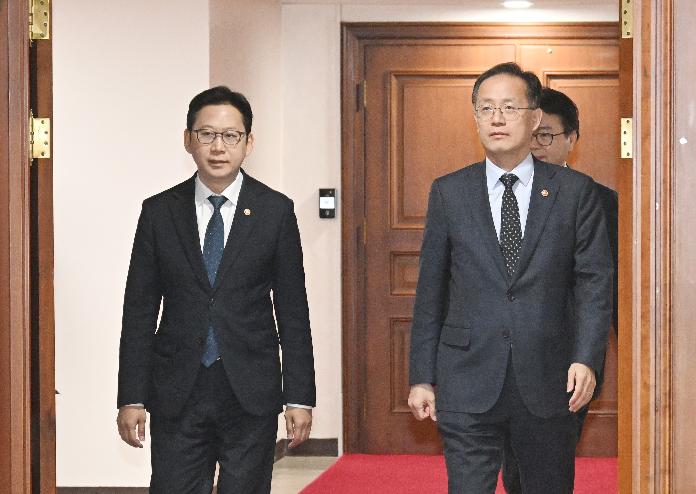 이형일 부총리, 경제관계장관회의-과학기술관계장관회의 연석회의