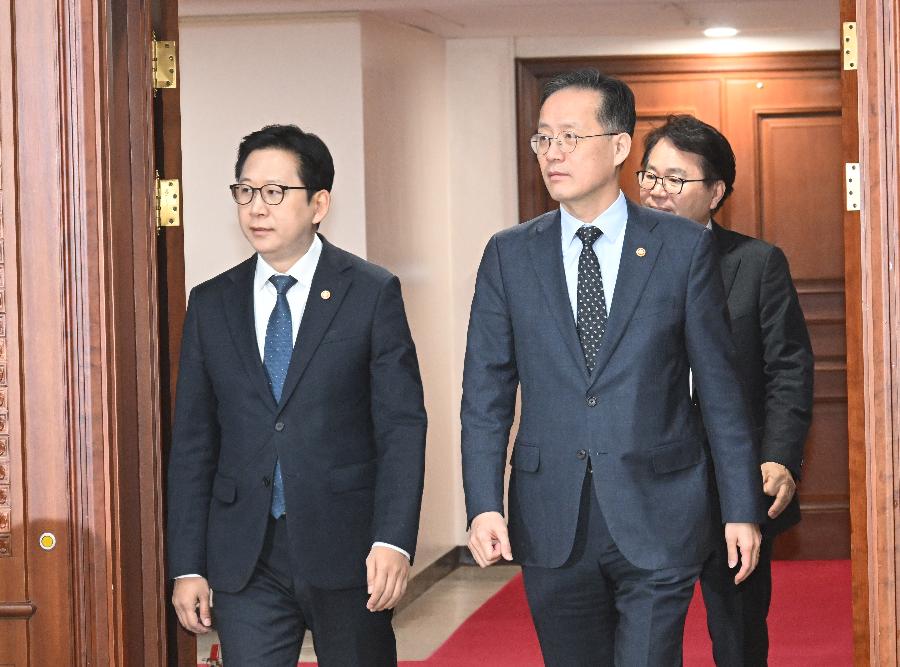 이형일 부총리, 경제관계장관회의-과학기술관계장관회의 연석회의