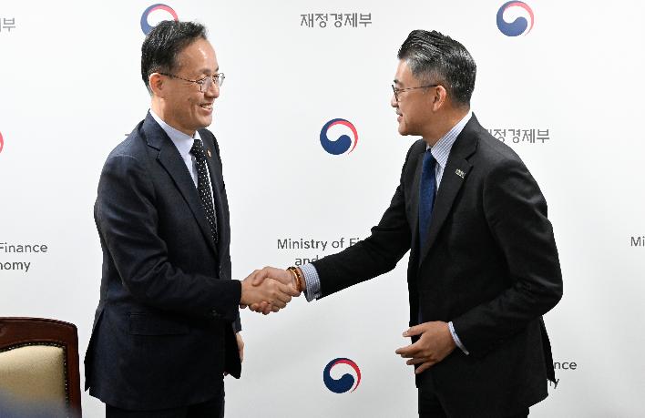 이형일 부총리, 빙 리 블룸버그 아태 대표 면담