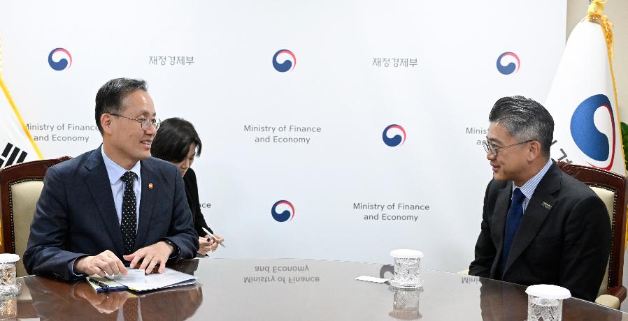 이형일 부총리, 빙 리 블룸버그 아태 대표 면담
